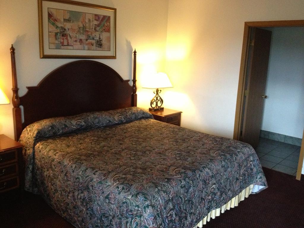 Embassy Motel - Franklin Франклин Экстерьер фото